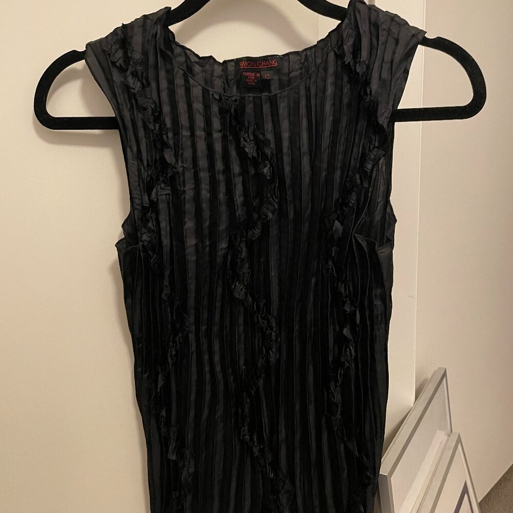 Vintage black pleated top